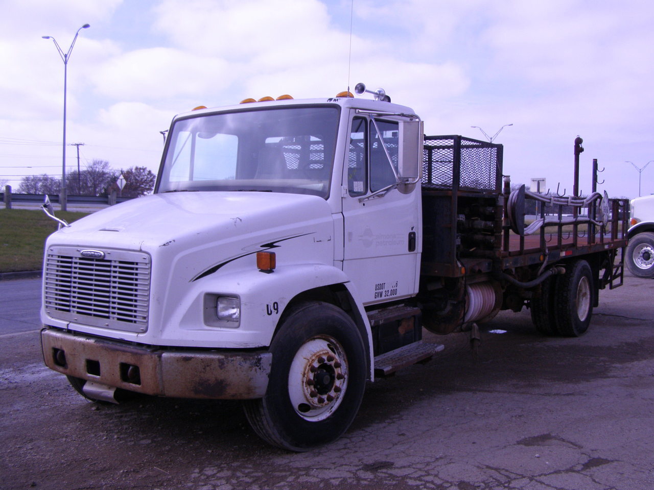Used 2001 Freightliner FL70 For Sale in Dallas, TX 118048124