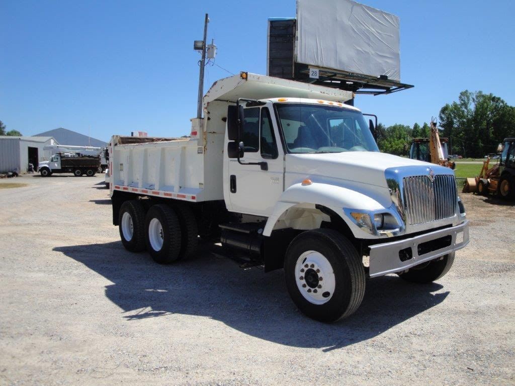 Used 2003 International 7400 For Sale in Seminary, MS 118109590