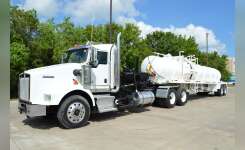 2012 KENWORTH T800 Vacuum Truck, Tanker Truck, Oil Tank Truck in Waller, TX