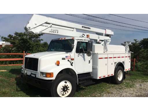 2001 INTERNATIONAL 4700 Bucket Truck Boom Truck