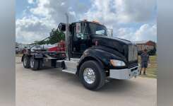 2014 KENWORTH T440 Garbage Truck, Roll Off Truck, Hooklift Truck in Waller, TX