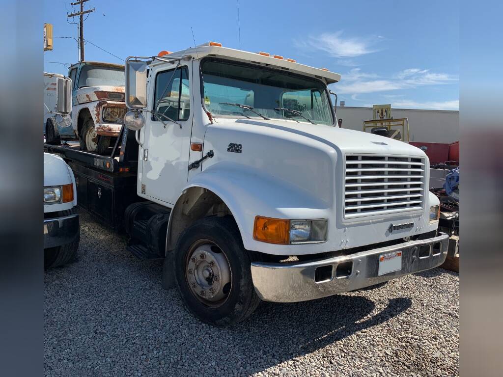 1998 INTERNATIONAL 4700, Burbank CA - 5010355435