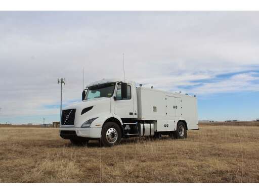 2020 volvo vnr fuel truck - lube truck in vero beach, fl