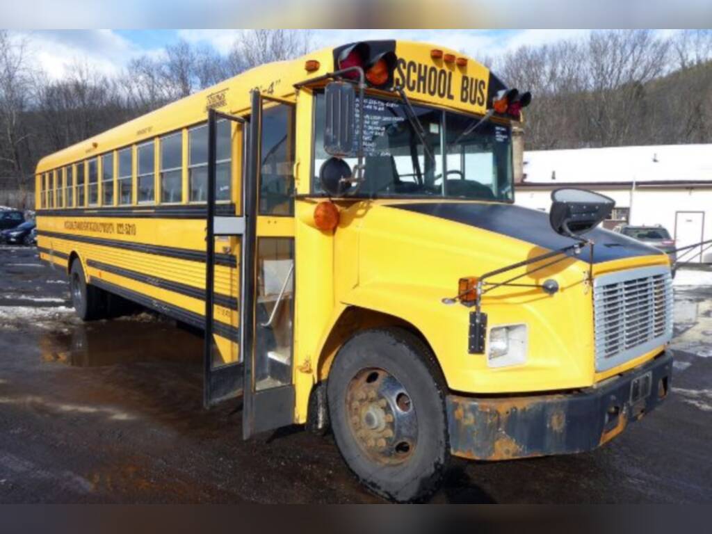 2002 Freightliner FS65 For Sale in Sparrowbush, NY - Commercial Truck ...
