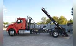 2008 KENWORTH t300 Garbage Truck, Roll Off Truck, Hooklift Truck in Waller, TX