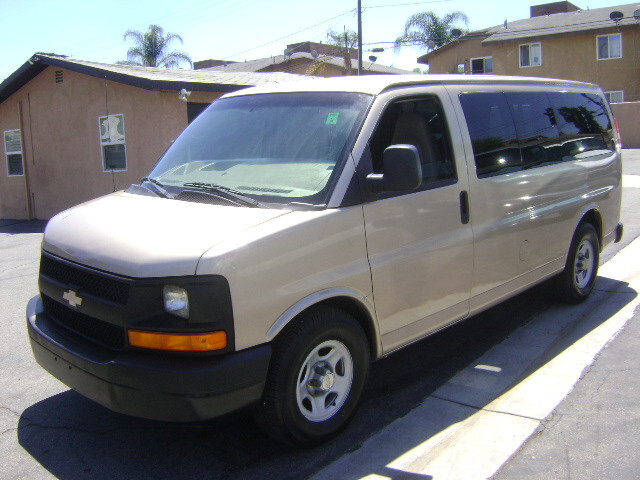 2008 chevrolet express passenger