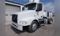 2014 VOLVO VNM42T200 Conventional - Day Cab, Tractor in Delta, OH