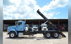 2015 PETERBILT 365 Garbage Truck, Grapple Truck, Roll Off Truck in Waller, TX
