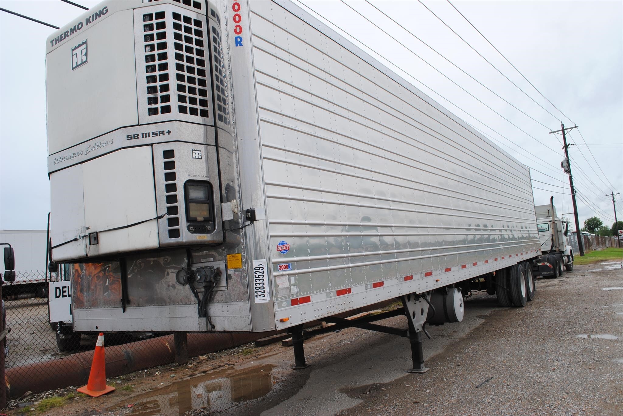 2010 Utility 48 Ft Stainless Reefer For Sale in Covington, TN