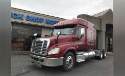 2013 FREIGHTLINER CASCADIA 125 Conventional - Sleeper Truck, Tractor in Auburn, WA