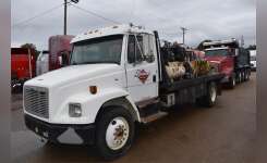 1998 FREIGHTLINER FL70 Utility Truck - Service Truck in Covington, TN
