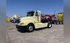 2007 FREIGHTLINER COLUMBIA Conventional - Day Cab, Tractor in Phoenix, AZ