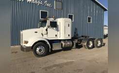 2012 PETERBILT 365 Conventional - Sleeper Truck, Tractor in Des Moines, IA