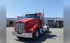 2014 KENWORTH T800 Conventional - Sleeper Truck, Tractor in Coopersburg, PA
