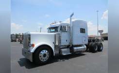 2003 PETERBILT 379 Conventional - Sleeper Truck, Tractor in Channelview, TX