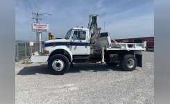 1995 INTERNATIONAL 4800 Utility Truck - Service Truck in Montgomery City, MO