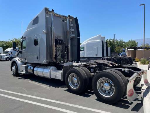 2019 PETERBILT 579 Conventional - Sleeper Truck, Tractor in Fontana, CA