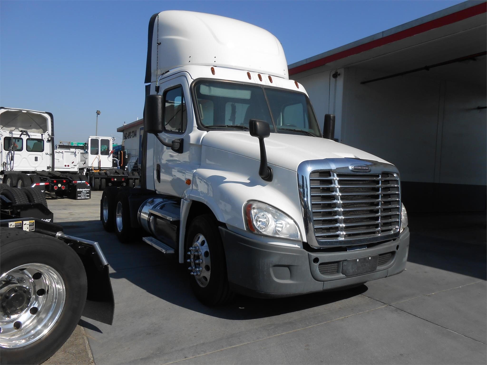 Palos Verdes Peninsula Ca Cascadia For Sale Freightliner Cascadia Trucks Commercial Truck Trader