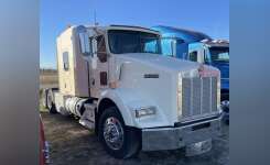 2011 KENWORTH T800 Conventional - Sleeper Truck, Tractor in Eastland, TX
