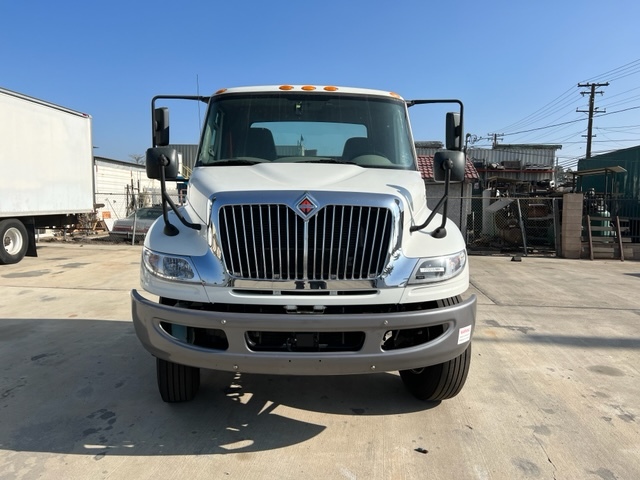 2018 Cab Chassis International 4000