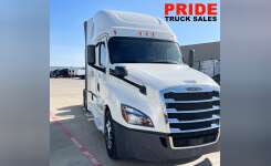 2018 FREIGHTLINER CASCADIA 126 Conventional - Sleeper Truck, Tractor in Fresno, CA