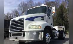 2009 MACK 600 Conventional - Day Cab, Cab Chassis, Tractor in East Wareham, MA