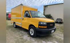 2018 GMC SAVANA Box Truck - Straight Truck, Moving Van, Dry Van in Palmetto, FL