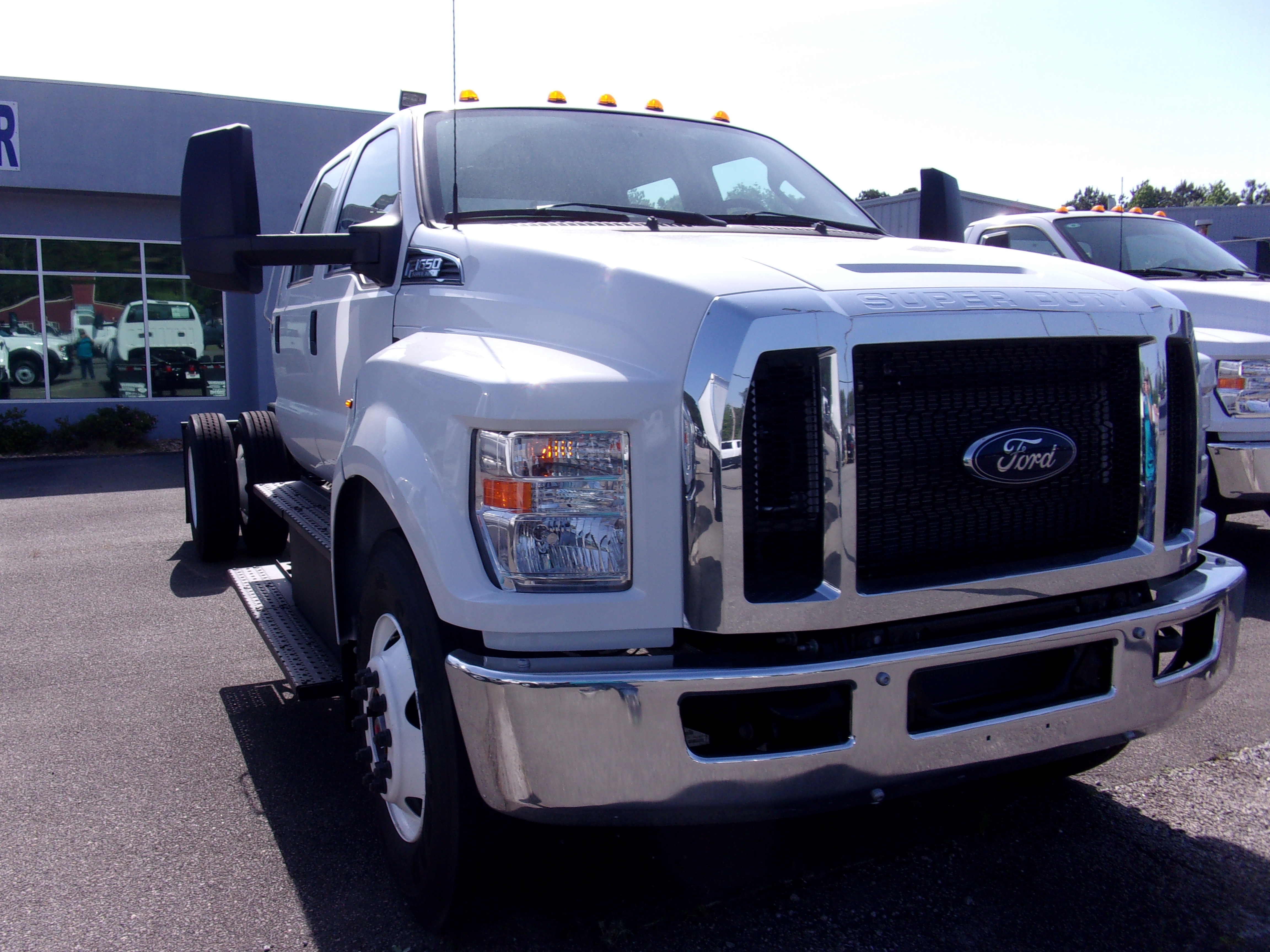 Elegant 2023 F650 Crew Cab Pictures
