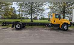 2018 INTERNATIONAL 4300 DuraStar Cab Chassis in Langhorne, PA