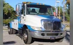 2004 INTERNATIONAL 4000 Wrecker Tow Truck, Selfloader in Miami, FL