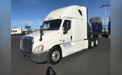 2018 FREIGHTLINER CASCADIA 125 Conventional - Sleeper Truck, Tractor in Fontana, CA