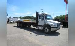 2006 FREIGHTLINER BUSINESS CLASS M2 106 Flatbed Truck in Tuscaloosa, AL