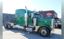 2007 PETERBILT 379 Conventional - Sleeper Truck, Tractor in Houston, TX
