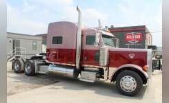 2005 PETERBILT 379X Conventional - Sleeper Truck, Tractor in Houston, TX