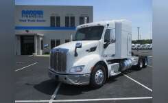 2017 PETERBILT 579 Conventional - Sleeper Truck, Tractor in Spartanburg, SC