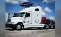 2017 FREIGHTLINER COLUMBIA Conventional - Sleeper Truck, Tractor in Olive Branch, MS