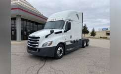 2020 FREIGHTLINER CASCADIA 126 Conventional - Sleeper Truck, Tractor in Savage, MN