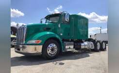 2016 PETERBILT 386 Conventional - Sleeper Truck, Tractor in Houston, TX