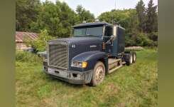1992 Freightliner FLD120 Conventional - Sleeper Truck, Tractor in Maple Plain, MN