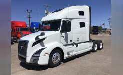 2018 VOLVO VNL760 Conventional - Sleeper Truck, Tractor in Cincinnati, OH