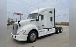 2018 Kenworth T680 Conventional - Sleeper Truck, Tractor in Fort Wayne, IN
