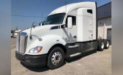 2018 Kenworth T680 Conventional - Sleeper Truck, Tractor in Evansville, IN