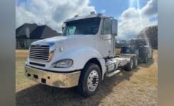 2009 FREIGHTLINER COLUMBIA Conventional - Day Cab, Tractor in Katy, TX