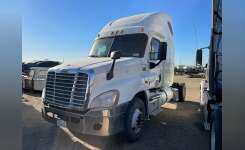 2014 FREIGHTLINER CASCADIA 125 Conventional - Sleeper Truck, Tractor in Fontana, CA