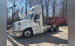 2015 FREIGHTLINER CASCADIA 125 Conventional - Day Cab, Tractor in Providence, RI