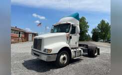 2004 INTERNATIONAL 9200 Conventional - Day Cab, Tractor in Madison, NC
