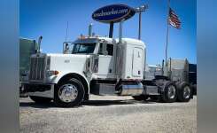 2007 PETERBILT 379 Conventional - Sleeper Truck, Tractor in Olive Branch, MS