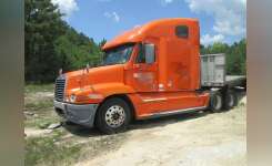 1999 FREIGHTLINER CENTURY 120 Conventional - Sleeper Truck, Tractor in Detroit, MI