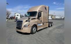 2019 FREIGHTLINER CASCADIA 126 Conventional - Sleeper Truck, Tractor in Fontana, CA