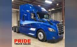 2018 FREIGHTLINER CASCADIA 126 Conventional - Sleeper Truck, Tractor in Fresno, CA